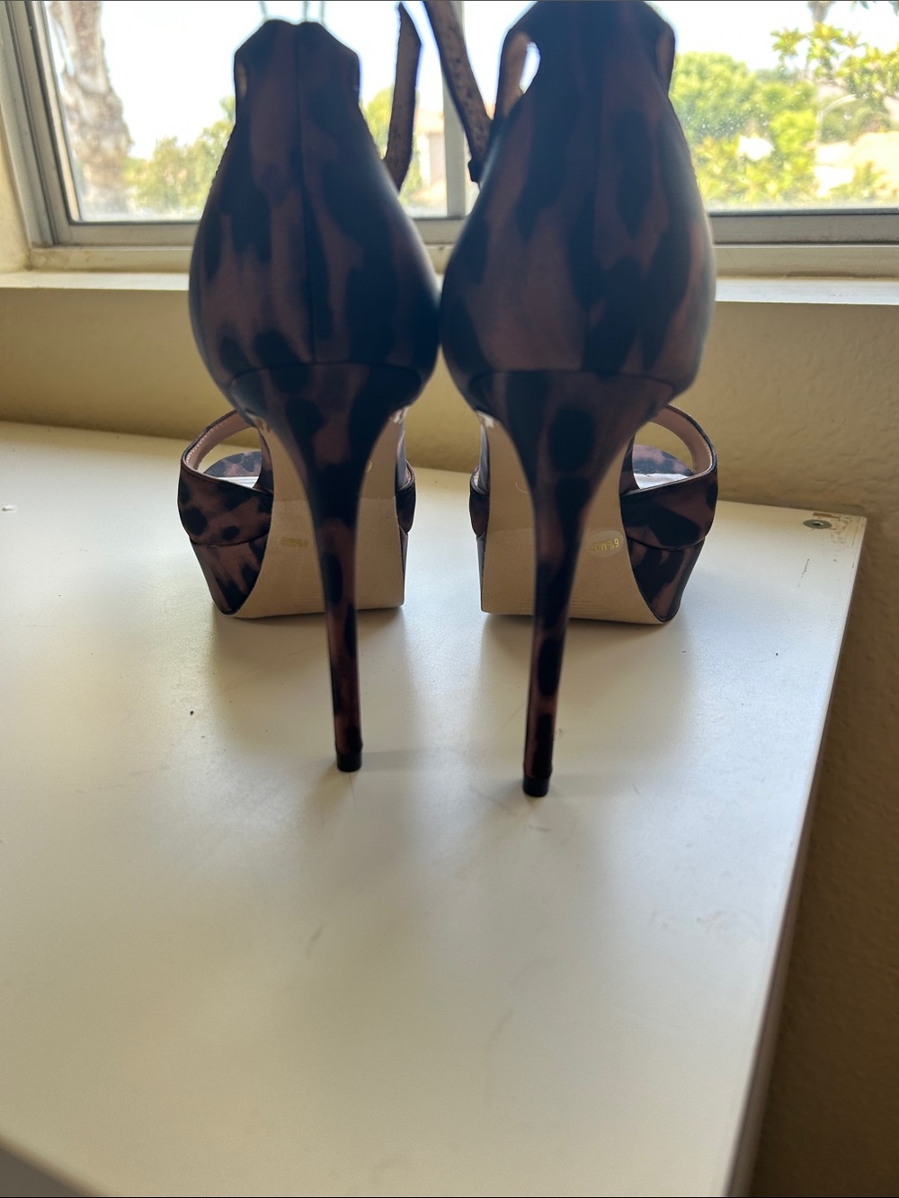 Jennifer Lopez Brown Leopard Print Platform Ankle-Strap Heels - Picture 3 of 4